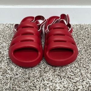 NWT Ugg Yeah Sport sandal size 6